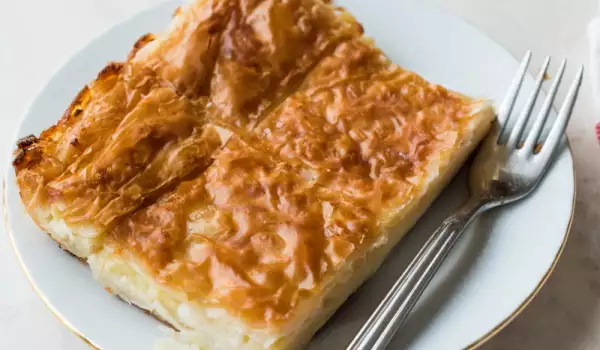 Care este diferența dintre burek și plăcintă?