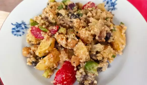 Salată bogată de quinoa