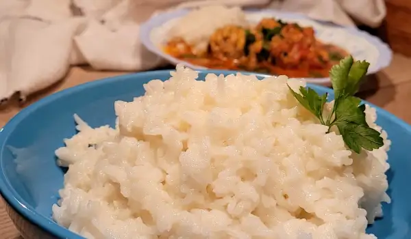 Cel mai delicios orez alb ca garnitură