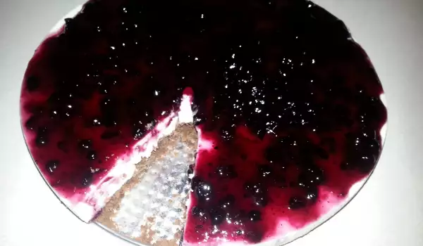 Cheesecake cu dulceață de afine și suc de fructe de pădure