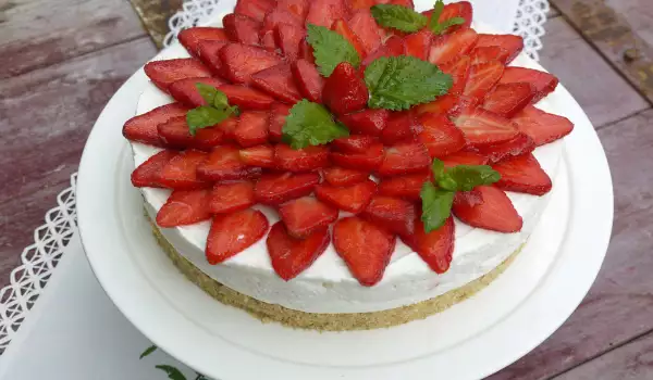 Cheesecake cu crema de brânză și căpșuni