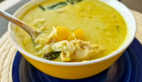 Supă de pui cu curry