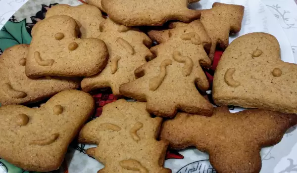 Biscuiți de Crăciun cu ghimbir și scorțișoară