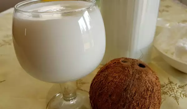 Sirop de nucă de cocos, preparat în casă