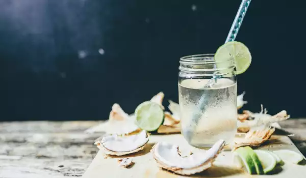 Apă de nucă de cocos