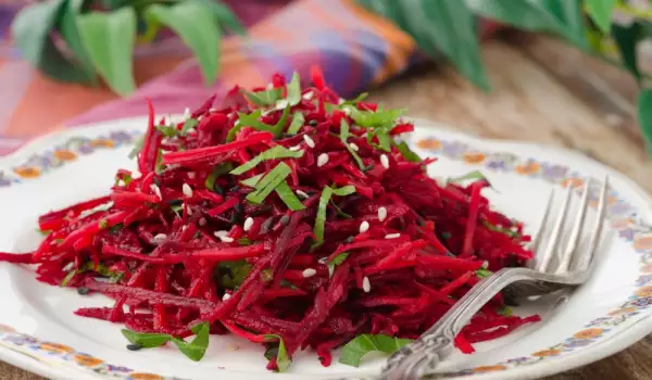 Salata de sfeclă roșie