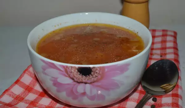 Supă de roșii cu fidea și cartofi