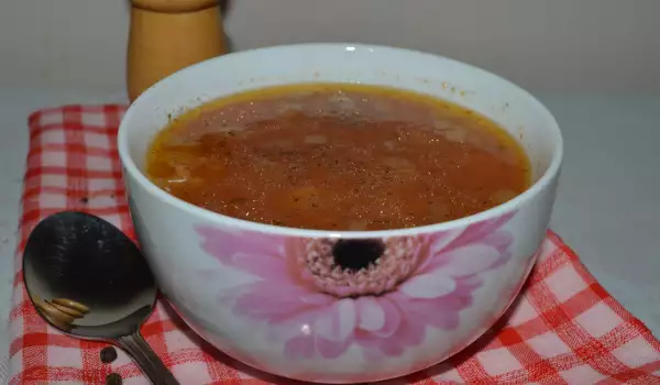 Supă de roșii cu fidea și cartofi
