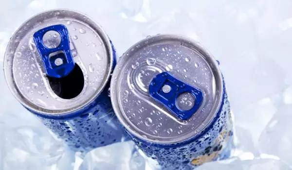 Două băuturi energizante
