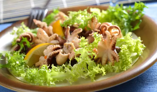 Calamari în salată