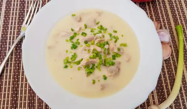 Fricassee de pui cu usturoi