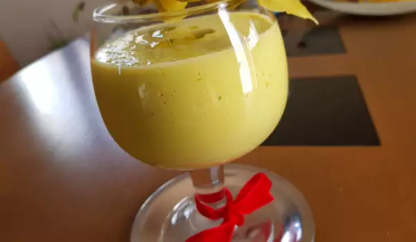 Gazpacho de mango și castraveți