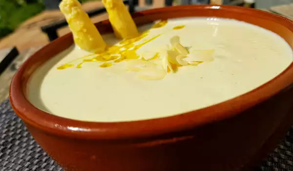 Gazpacho de sparanghel alb