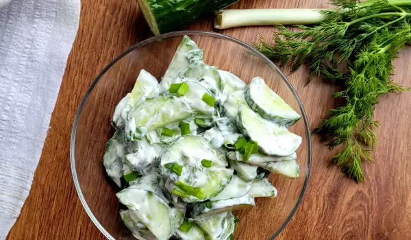 Salată nemțească cu castraveți