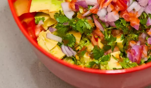 Guacamole cu ardei iute