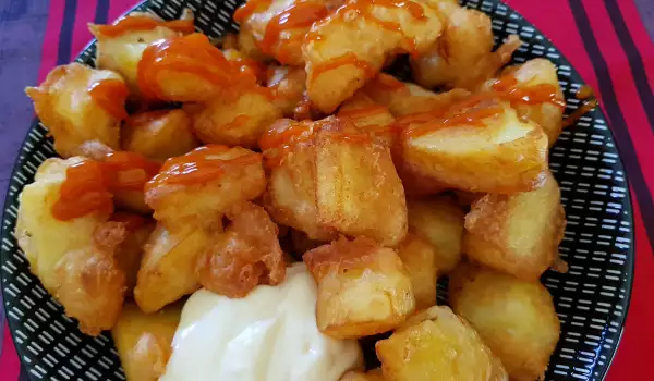 Cartofi Bravas în tempura