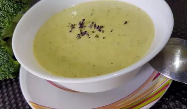 Keto supă cremă de broccoli