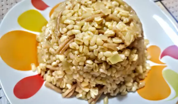 Pilaf turcesc de bulgur cu tăieței