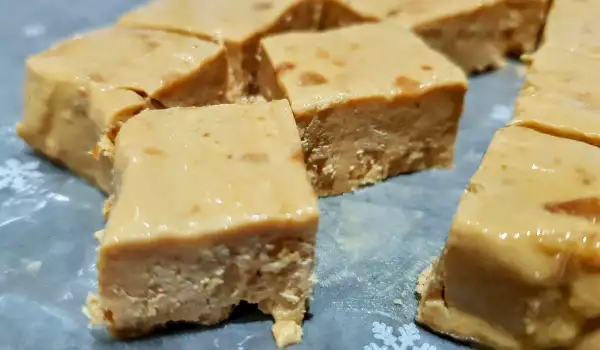 Turron tradițional de migdale de Crăciun