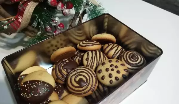 Turtă dulce de Crăciun cu scorțișoară și ciocolată