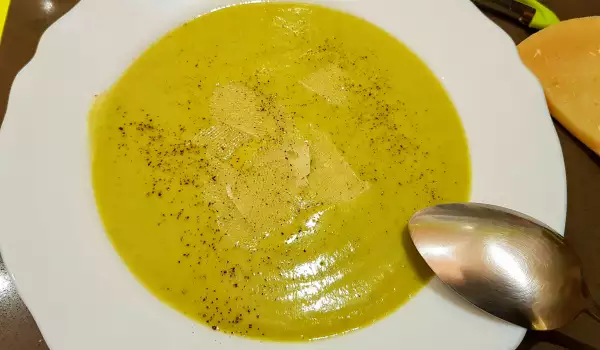 Supă cremă de avocado și dovlecel