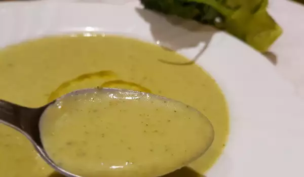 Supă cremă de broccoli și smântână