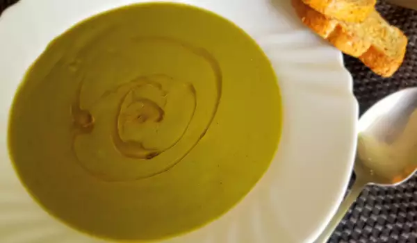Supă cremă cu captalan și dovlecel