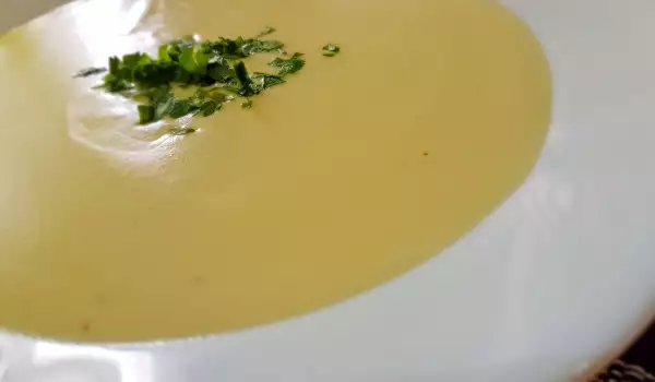 Supă crema cu conopidă și praz