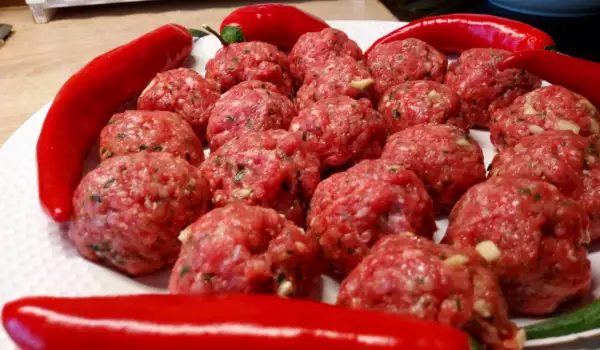 Din ce tip de carne ies cele mai bune chiftele?