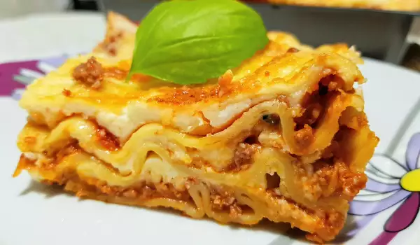 Lasagna Bolognese clasică