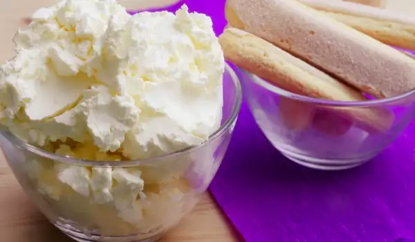 Mascarpone și pișcoturi