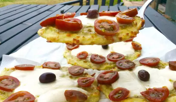 Mini pizze Caprese cu dovlecei