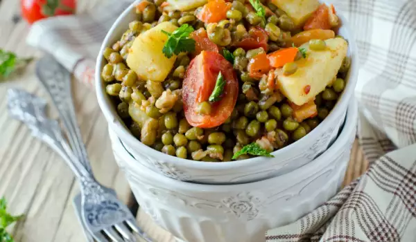 Salată cu fasole mung