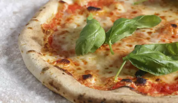 Pizza napoletană clasică