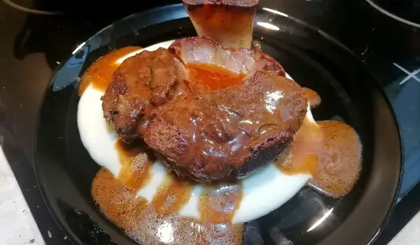 Osso buco pe pat de cartofi