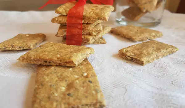 Biscuiți din cereale integrale cu semințe de susan, in și dovleac