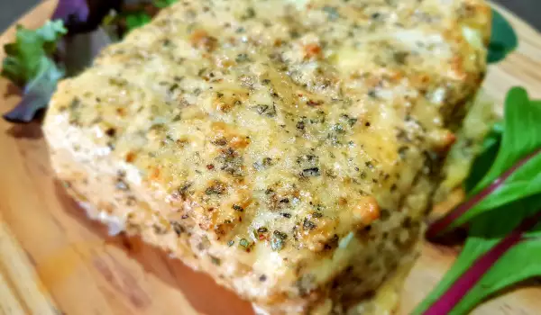 Brânză la cuptor în crustă de plante