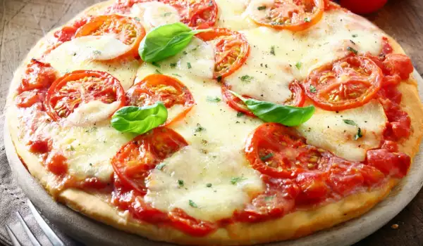Pizza Margherita simplă