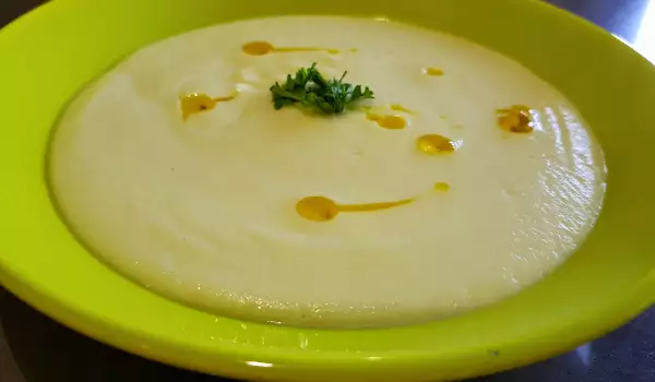 Supă cremă vegană cu conopidă și praz