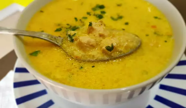Supă de curcan, ușoară și delicioasă