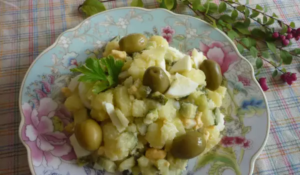 Salată românească de cartofi