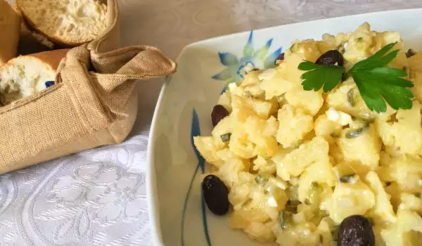 Salată românească de cartofi