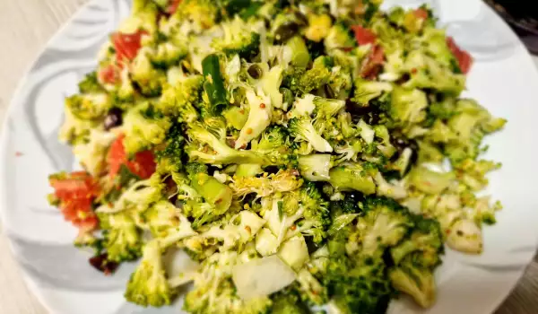 Salată de broccoli crud cu grapefruit