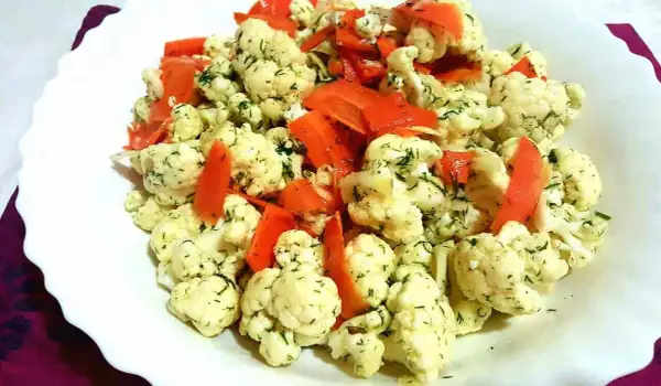 Salată cu conopidă și morcovi