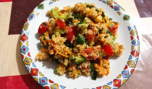 Salată de quinoa și dressing de muștar