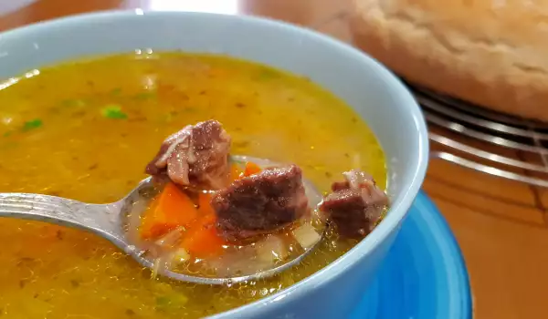 Supă de vită sârbească tradițională