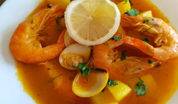 Supă mediteraneeană cu midii și creveți