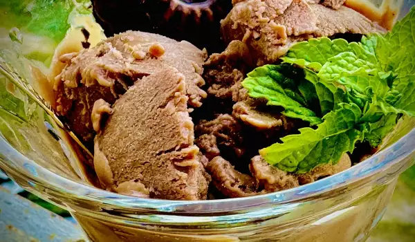 Înghețată de ciocolată, de casă, fără smântână