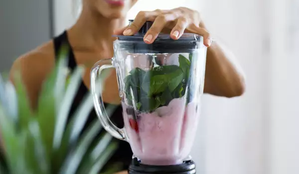 Smoothie cu lapte de cânepă