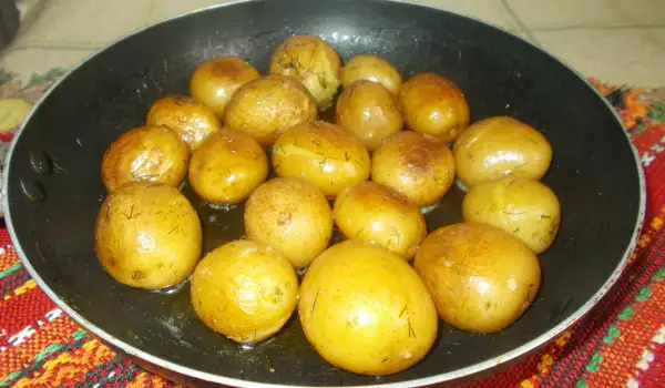 Cartofi baby sote, cu mărar și usturoi